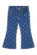 Jeans su sfondo bianco